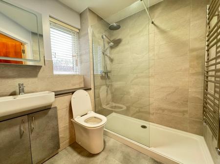 2 bedroom Flat to let in Skippetts Gardens, Viables, Basingstoke, RG21