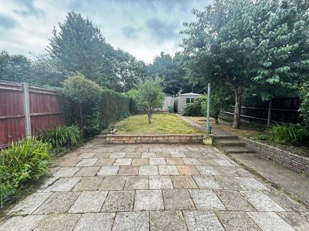 3 bedroom Semi-detached house to let in Winchester Road, Town Centre, Basingstoke, RG21