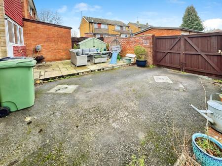 3 bedroom End of terrace house for sale in Western Way, South Ham, Basingstoke, RG22