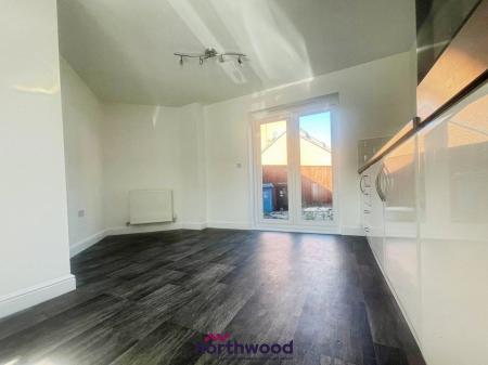 3 bedroom Semi-detached house for sale in Hainsworth Park, Hull, HU6