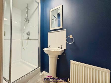 3 bedroom Town house for sale in Halecroft Park, Kingswood, Hull, HU7