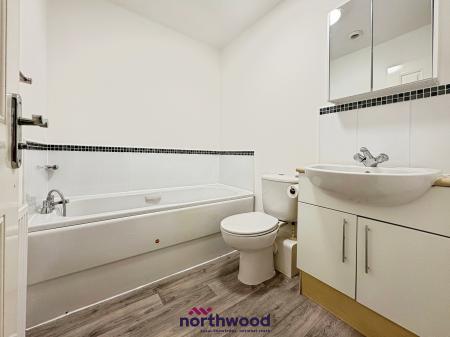3 bedroom Town house for sale in Halecroft Park, Kingswood, Hull, HU7