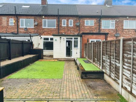 3 bedroom Terraced House for sale in Southcoates Lane, Hull, HU9