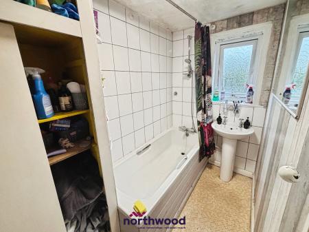 3 bedroom Terraced House for sale in Southcoates Lane, Hull, HU9