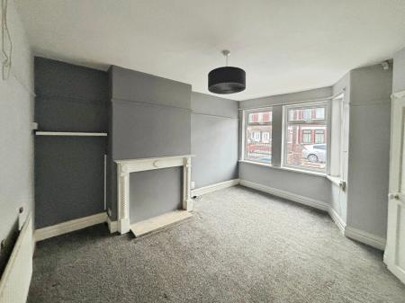 2 bedroom Terraced House for sale in Balmoral Avenue, Hull, HU6