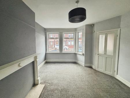 2 bedroom Terraced House for sale in Balmoral Avenue, Hull, HU6