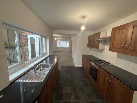 3 bedroom Terraced House to let in Newbridge Road, Hull, HU9