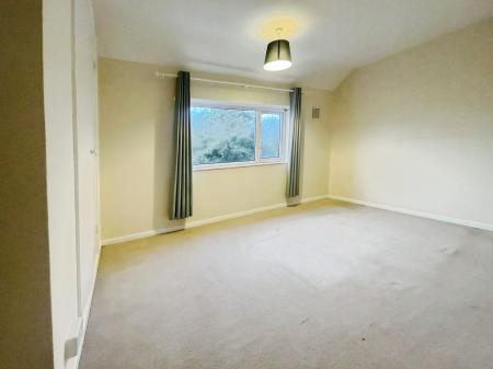2 bedroom Flat to let in The Garth, Cottingham, Hull, HU16