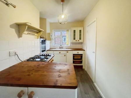 2 bedroom Flat to let in The Garth, Cottingham, Hull, HU16
