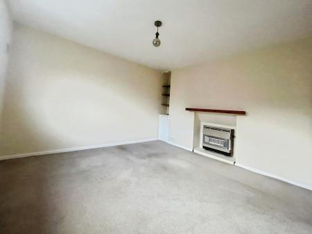 2 bedroom Flat to let in The Garth, Cottingham, Hull, HU16