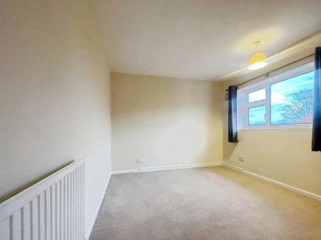 2 bedroom Flat to let in The Garth, Cottingham, Hull, HU16