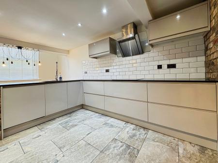 2 bedroom Character Property to let in The Green, Driffield, YO25