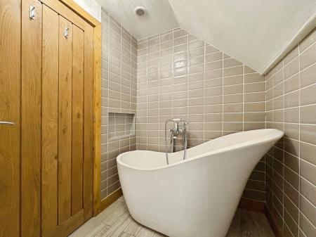 2 bedroom Character Property to let in The Green, Driffield, YO25