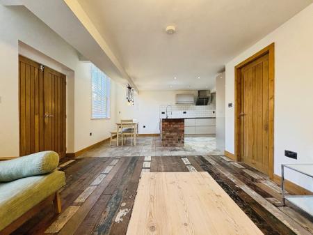 2 bedroom Character Property to let in The Green, Driffield, YO25