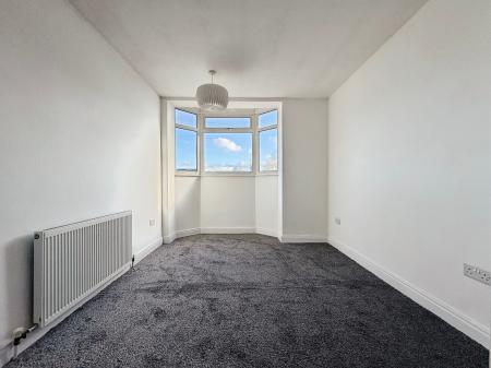 3 bedroom Semi-detached house to let in Downs Crescent, Hull, HU5