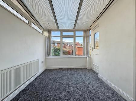 3 bedroom Semi-detached house to let in Downs Crescent, Hull, HU5