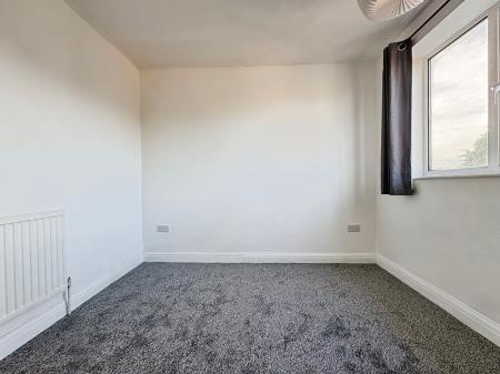 3 bedroom Semi-detached house to let in Downs Crescent, Hull, HU5