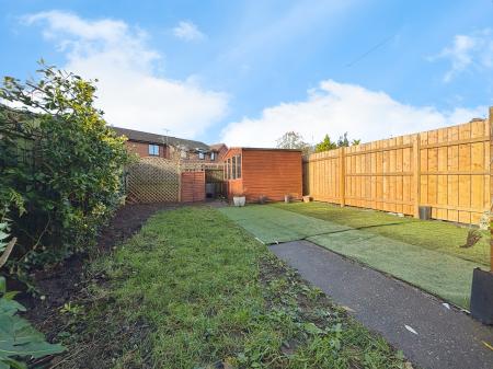3 bedroom Semi-detached house to let in Downs Crescent, Hull, HU5