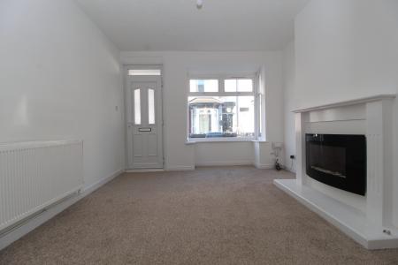 2 bedroom Terraced House to let in Rose Avenue, Airlie Street, Hull, HU3