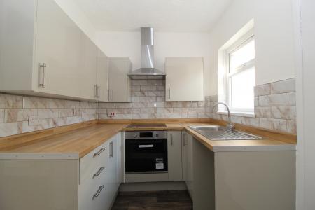 2 bedroom Terraced House to let in Rose Avenue, Airlie Street, Hull, HU3