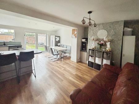 3 bedroom Semi-detached house for sale in Westfield Road, Hull, HU4