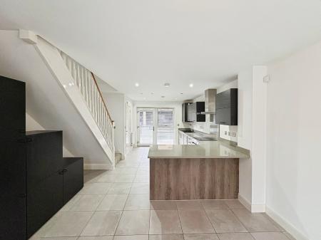 3 bedroom Town house to let in Queen Street, City centre, Hull, HU1