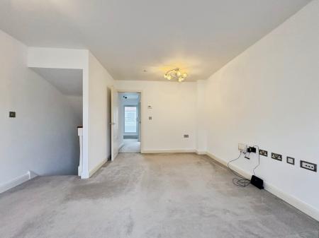 3 bedroom Town house to let in Queen Street, City centre, Hull, HU1