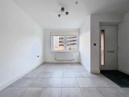 3 bedroom Town house to let in Queen Street, City centre, Hull, HU1