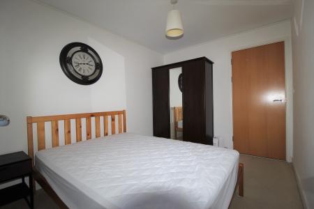 2 bedroom Flat to let in 55 Queens Dock Avenue, City centre, Hull, HU1