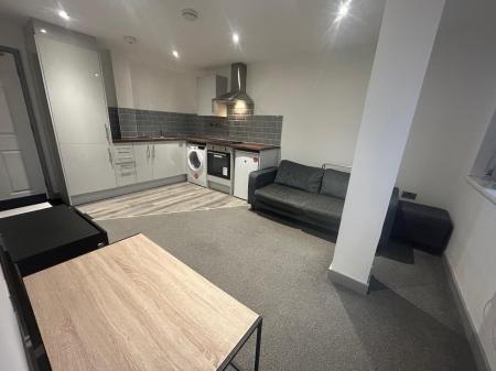 1 bedroom Flat to let in Paragon Street, City centre, Hull, HU1