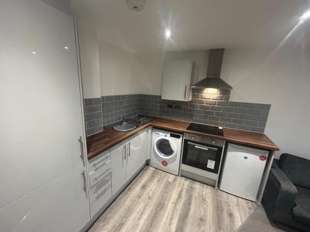 1 bedroom Flat to let in Paragon Street, City centre, Hull, HU1