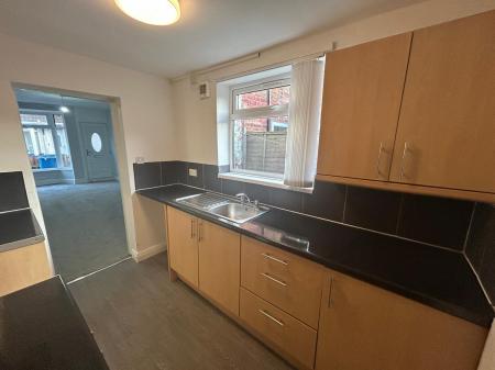 2 bedroom Terraced House to let in Floral Avenue, Rensburg Street, Hull, HU9