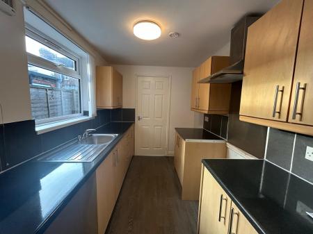 2 bedroom Terraced House to let in Floral Avenue, Rensburg Street, Hull, HU9