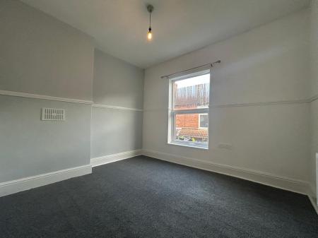 2 bedroom Terraced House to let in Floral Avenue, Rensburg Street, Hull, HU9