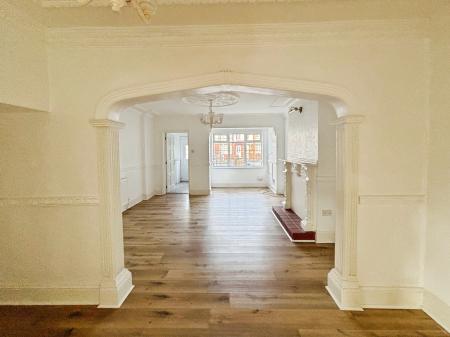 2 bedroom Semi-detached house for sale in Bristol Road, Hull, HU5