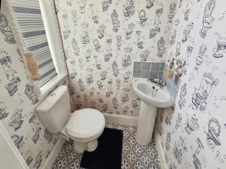 2 bedroom Semi-detached house for sale in Bristol Road, Hull, HU5