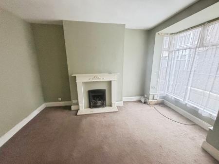 2 bedroom End of terrace house for sale in Carrington Avenue, Hull, HU5