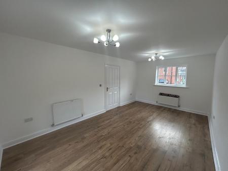 3 bedroom Semi-detached house to let in Hainsworth Park, Hull, HU6