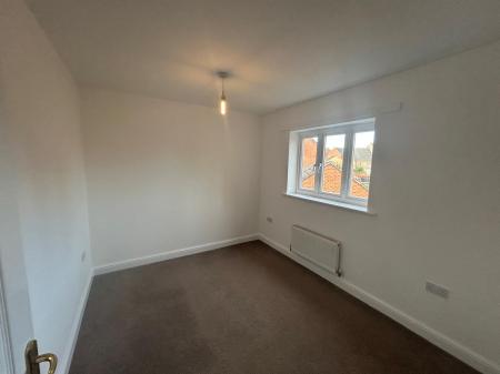 3 bedroom Semi-detached house to let in Hainsworth Park, Hull, HU6
