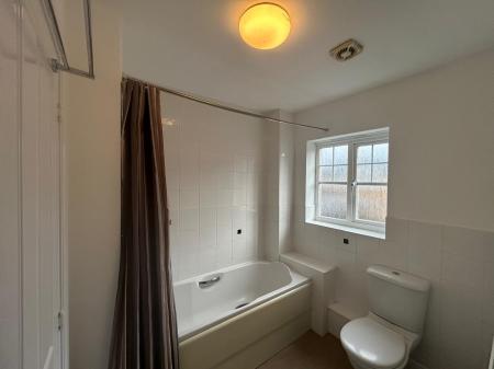 3 bedroom Semi-detached house to let in Hainsworth Park, Hull, HU6