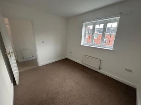 3 bedroom Semi-detached house to let in Hainsworth Park, Hull, HU6