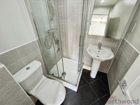 2 bedroom Flat for sale in Dean Lane, Failsworth, Manchester, M40