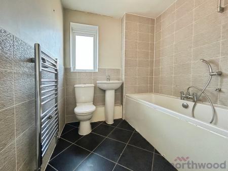 2 bedroom Flat for sale in Dean Lane, Failsworth, Manchester, M40