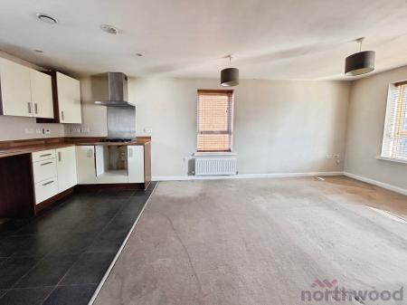 2 bedroom Flat for sale in Dean Lane, Failsworth, Manchester, M40
