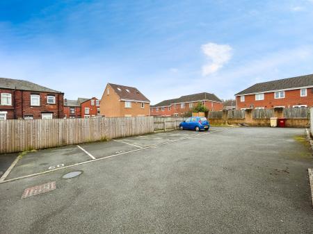1 bedroom Apartment for sale in Kelstern Close, Bolton, BL2