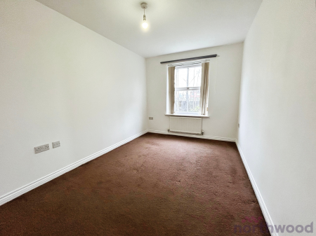 2 bedroom Flat for sale in Lilac Gardens, Bolton, BL3