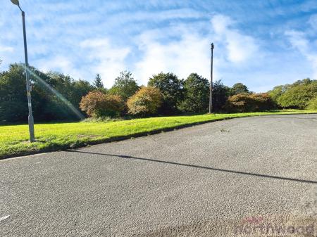 2 bedroom Bungalow for sale in Oakleigh Avenue, Bolton, BL3