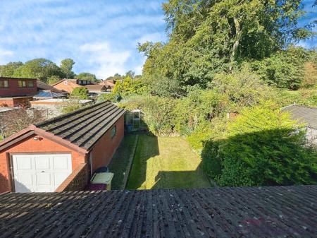 2 bedroom Bungalow for sale in Oakleigh Avenue, Bolton, BL3