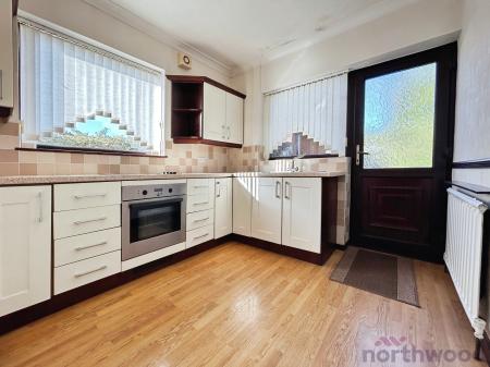 2 bedroom Bungalow for sale in Oakleigh Avenue, Bolton, BL3