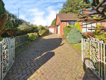 Oakleigh Avenue, Bolton, BL3